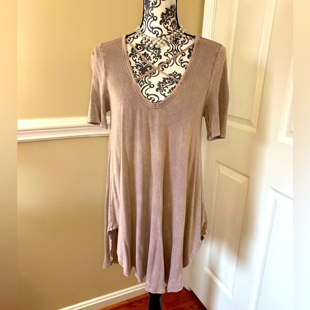 Primi- women’s crisscross, long T-shirt, size medium